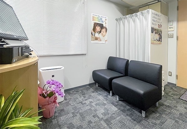 イエロージャケット　待合スペース